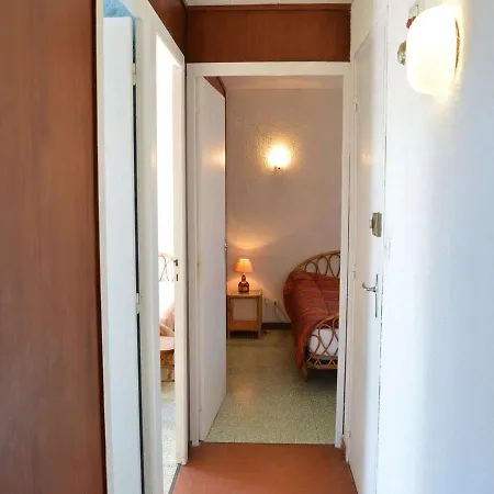 A 50m De La Plage, 2 Chambres, 1 Balcon, Quartier Du Port Tranquille - Fr-1-229d-77 Apartment