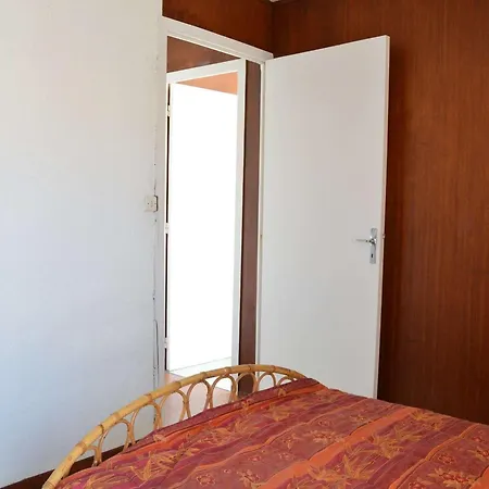 A 50m De La Plage, 2 Chambres, 1 Balcon, Quartier Du Port Tranquille - Fr-1-229d-77 Apartment
