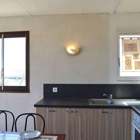 A 50m De La Plage, 2 Chambres, 1 Balcon, Quartier Du Port Tranquille - Fr-1-229d-77 Apartment *