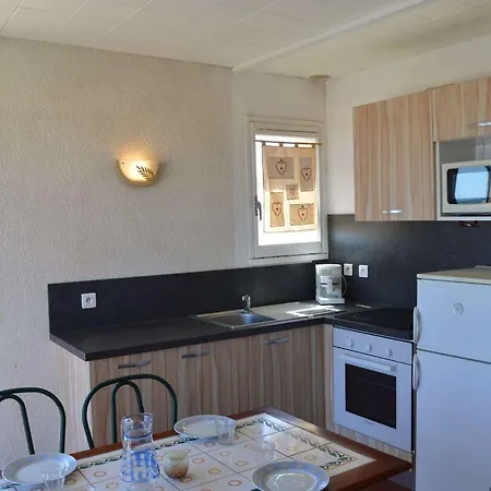 Apartment A 50m De La Plage, 2 Chambres, 1 Balcon, Quartier Du Port Tranquille - Fr-1-229d-77